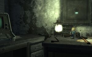 Bethesda ruins East office Bobblehead - Lockpick.jpg
