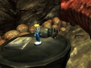 Deathclaw Sanctuary Bobblehead - Endurance.jpg