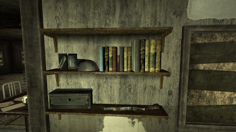 Fichier:Duck and Cover Pearl's barracks.jpg