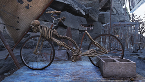 F76 Art - Vélo d'os Cour des miracles.png