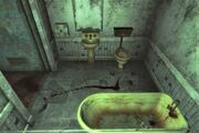 Salle de bain de la chambre vacante à l'étage