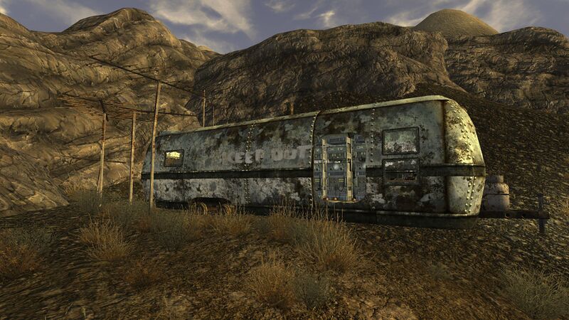 Fichier:FNV Radio Lone Wolf Mobile home exterieur.jpg