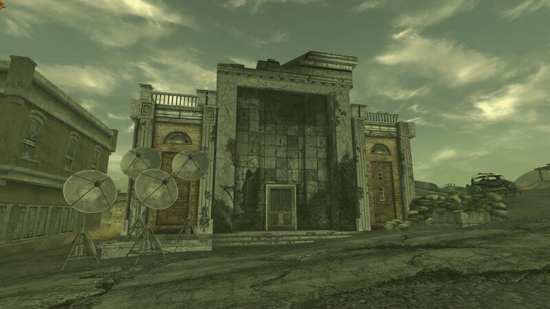 Fichier:FNV poste police Searchlight.jpg