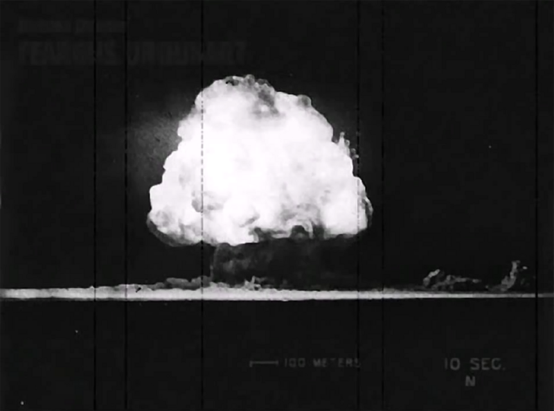 Fichier:FO1 intro bombe.png