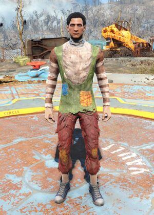 FO4 Pull patchwork et pantalon à fourrure.jpg