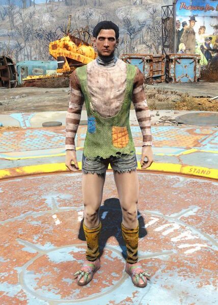Fichier:FO4 Pull patchwork et short.jpg