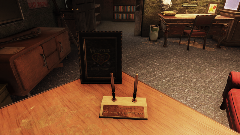 Fichier:FO76WL Overseer's home desk.png