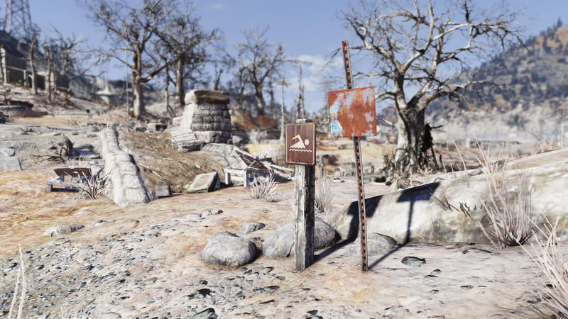 Fichier:FO76 191020 Pioneer Scouts lake signs.png
