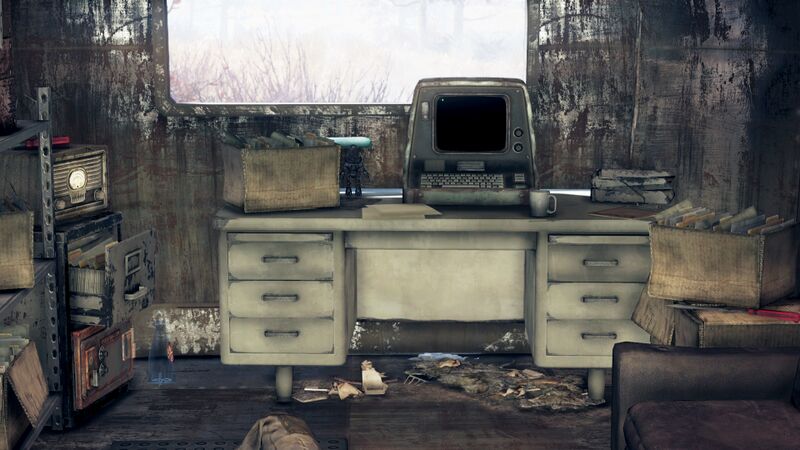 Fichier:FO76 Abandoned Bog town Saboteur's Terminal.jpg