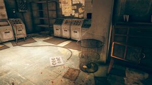 FO76 Abbie's bunker (trash bin with holodisks).jpg
