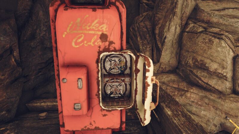 Fichier:FO76 Cavernes de l etrange interieur figurine 1.jpg
