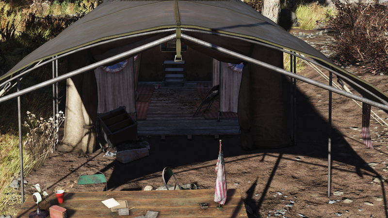 Fichier:FO76 Picnic blanket Summersville voting tent 2.png