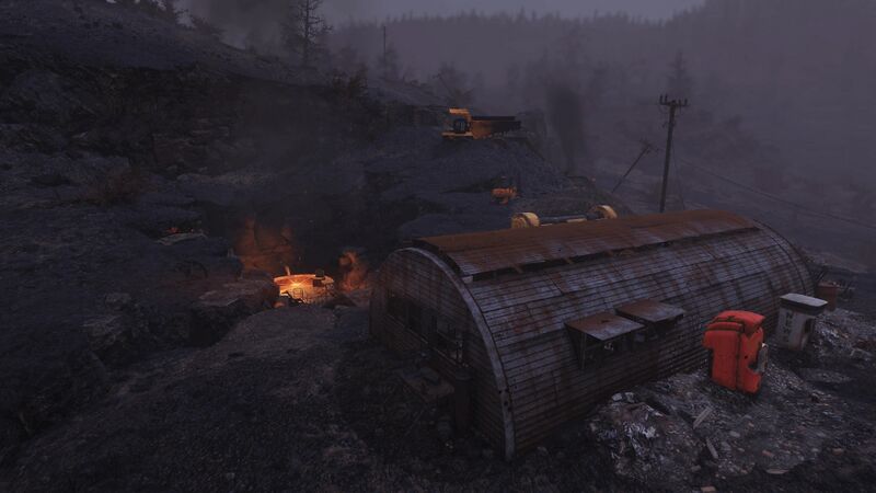 Fichier:FO76 Puits minier abandonné 1 01.jpg