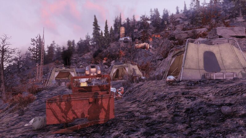 Fichier:FO76 Striker Row 02.jpg