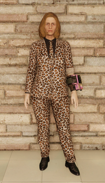 Fichier:FO76 Tailleur jaguar portée.png
