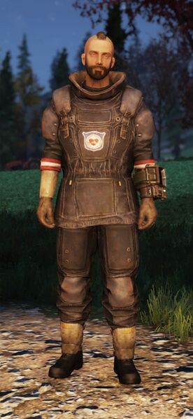 Fichier:FO76 Veste rembourrée des Samaritains.jpg