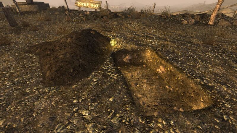 Fichier:Fnv CimetiereDeGoodsprings TombeCourrier.jpg