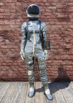 Fo76 Combinaison spatiale propre avec casque.png