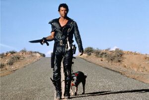 Mad Max et son chien.jpg